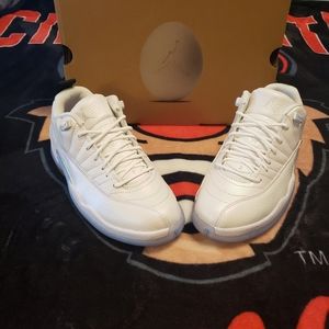 Air jordan 12's retro low easter